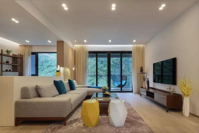 130平的房子就做了两间卧室，享受的就是这种禅意生活